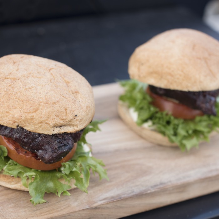 Grillet sliders av hval er digg sommermat